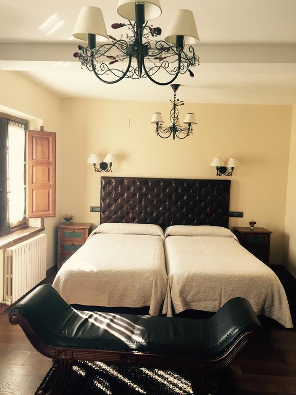 Hostal El Resbalon Cervera De Pisuerga Buitenkant foto