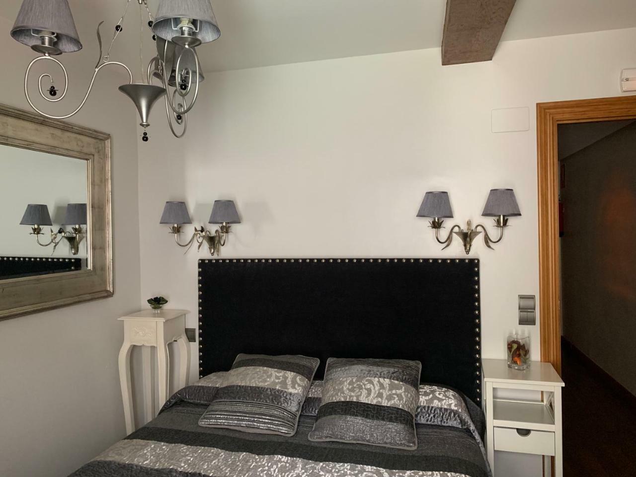 Hostal El Resbalon Cervera De Pisuerga Buitenkant foto